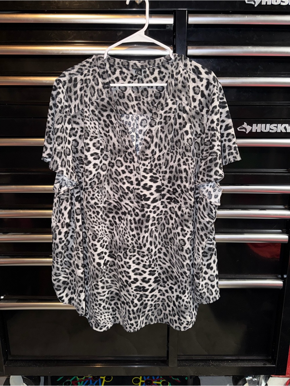 torrid Black & White Leopard Print V-Neck Blouse